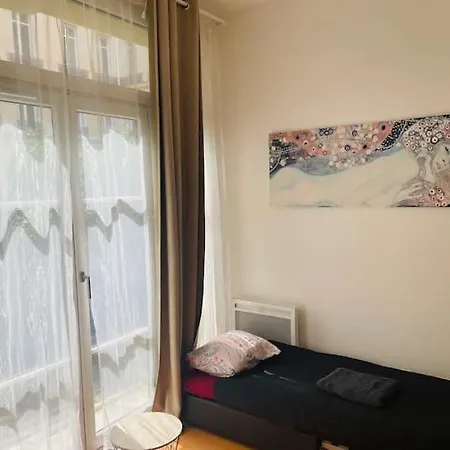 Apartment Beautiful With Terrace In 8 *