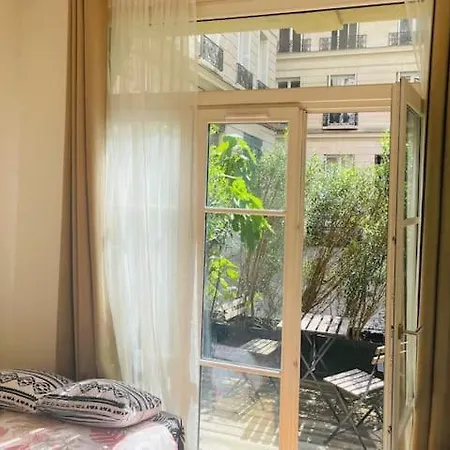 Beautiful With Terrace In 8 Apartment Paris