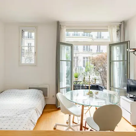 Beautiful With Terrace & Cinema In 8