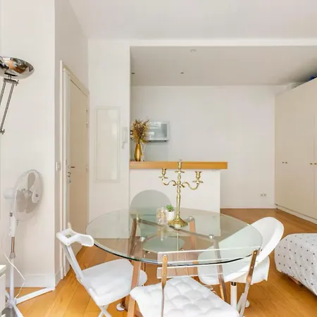 Beautiful With Terrace & Cinema In 8 Apartmán