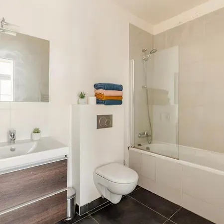 Beautiful With Terrace & Cinema In 8 * Paříž