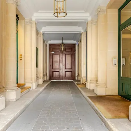 Beautiful With Terrace & Cinema In 8 * Paříž